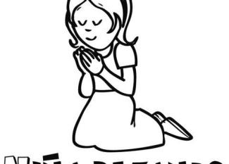 Primera comunión: niña rezando