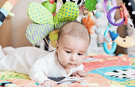 Qué ventajas tiene la alfombra de actividades para el bebé?